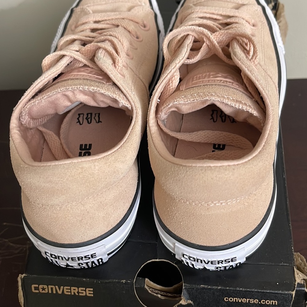 Converse suede low top pink sneakers - Picture 2 of 5